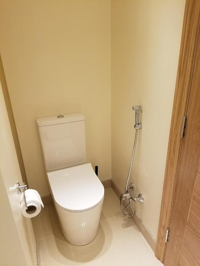 London Luxury Apartment 4 Bedroom Sleeps 12 People With 4 Bathrooms 1 Min Walk From Station Wanstead Zewnętrze zdjęcie
