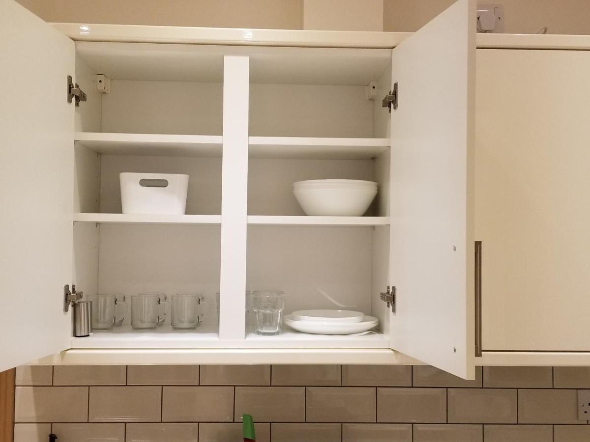 London Luxury Apartment 4 Bedroom Sleeps 12 People With 4 Bathrooms 1 Min Walk From Station Wanstead Zewnętrze zdjęcie