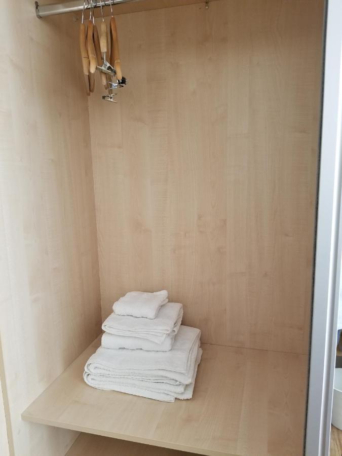 London Luxury Apartment 4 Bedroom Sleeps 12 People With 4 Bathrooms 1 Min Walk From Station Wanstead Zewnętrze zdjęcie